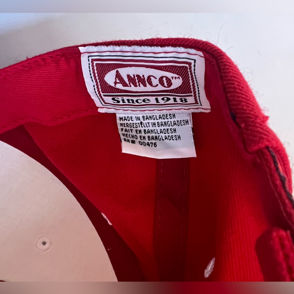 Red New York Yankees Baseball Cap - Picture 4 of 9